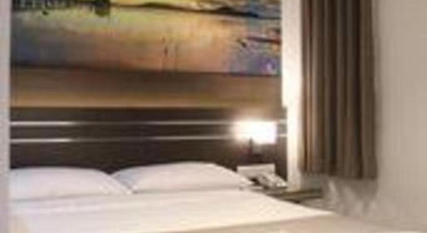 Neotel Hotel City Centre Tanjung Redep Exterior foto